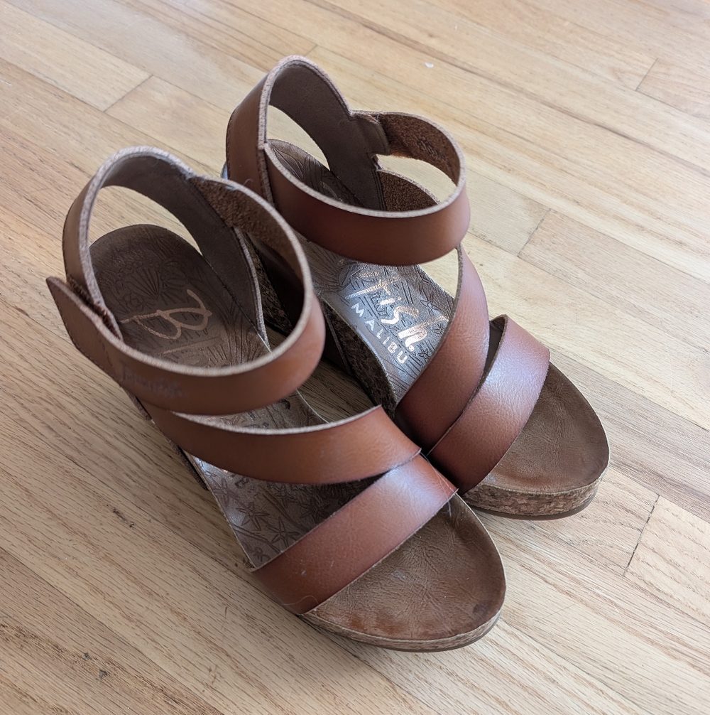 { Blowfish Malibu } Platform Brown Sandals